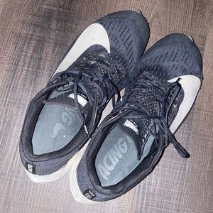 MEN size 10 Nike zoom fly